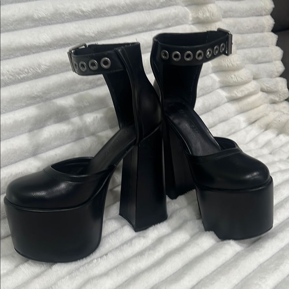 Trickz N' Trestz Platform Ankle Strap Women's Shoes